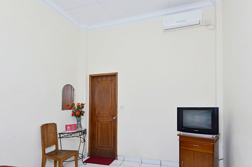 Zen Rooms Antapani Syariah Bandung Exterior foto
