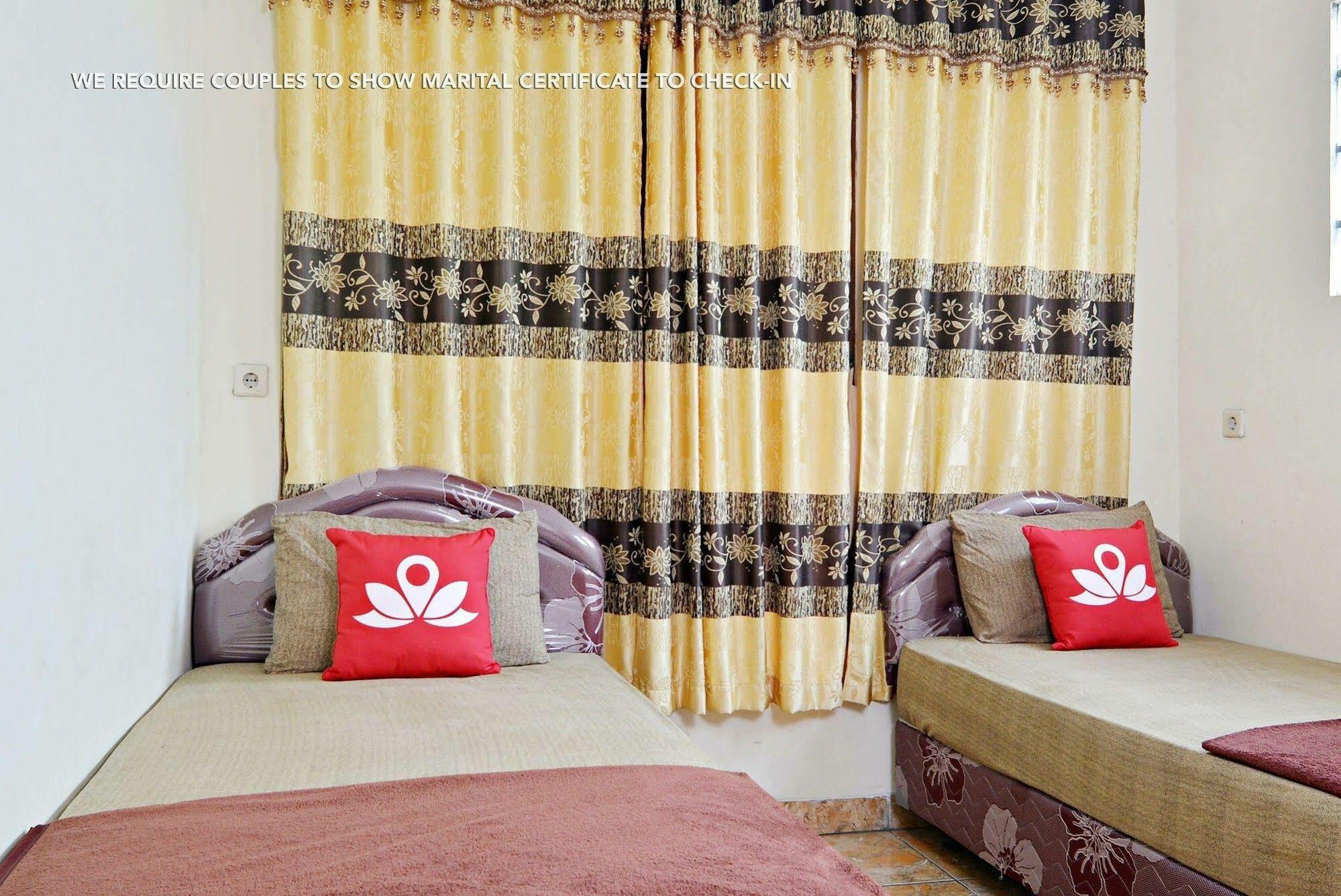 Zen Rooms Antapani Syariah Bandung Exterior foto