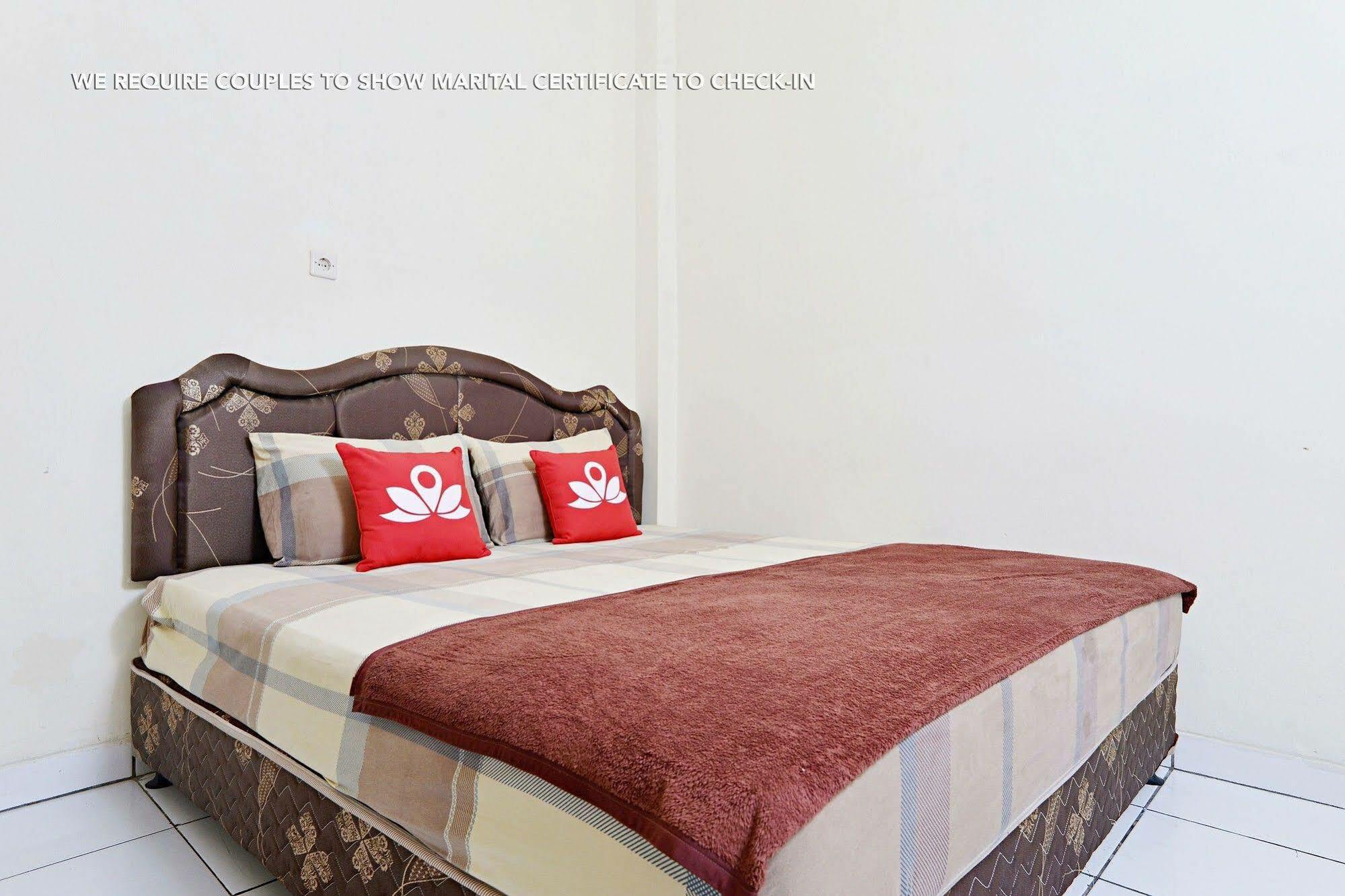 Zen Rooms Antapani Syariah Bandung Exterior foto